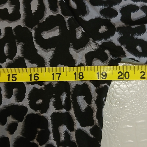 Guess sz S Purple and Black Leopard Print Long Sleeve Button-Up Business Shirt - Picture 7 of 13